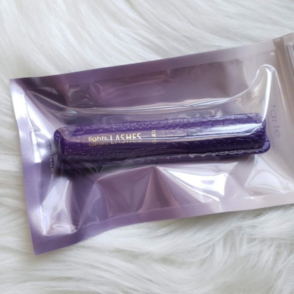 Tarte Makeup Set w/ Eyelashes, Mascara, Liner - Picture 4 of 8